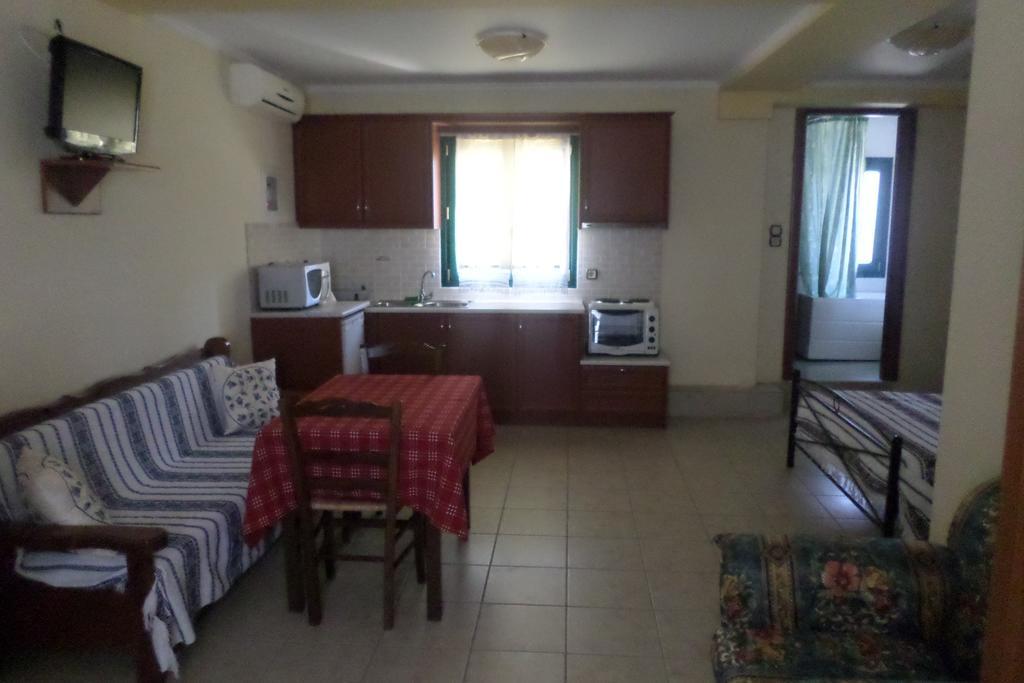 To Asteri Apartman Avgónima Kültér fotó