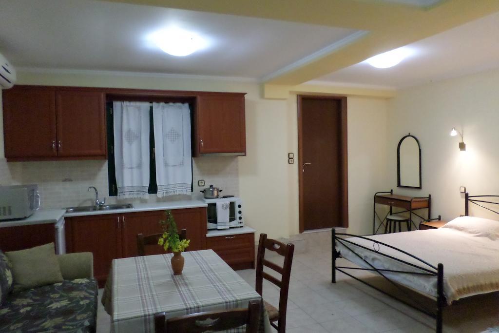 To Asteri Apartman Avgónima Kültér fotó