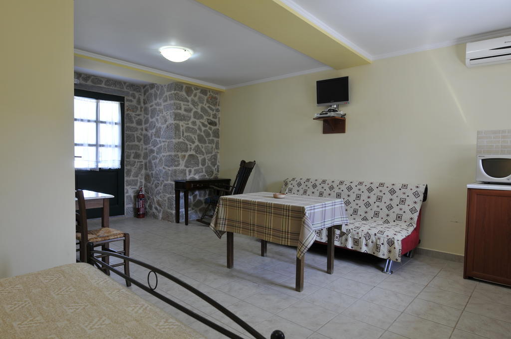 To Asteri Apartman Avgónima Kültér fotó